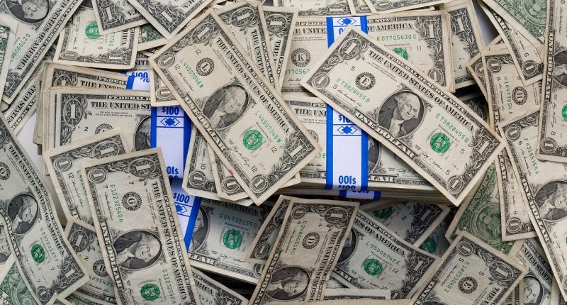 Real-time Cash Flow Management - HourlyMail24